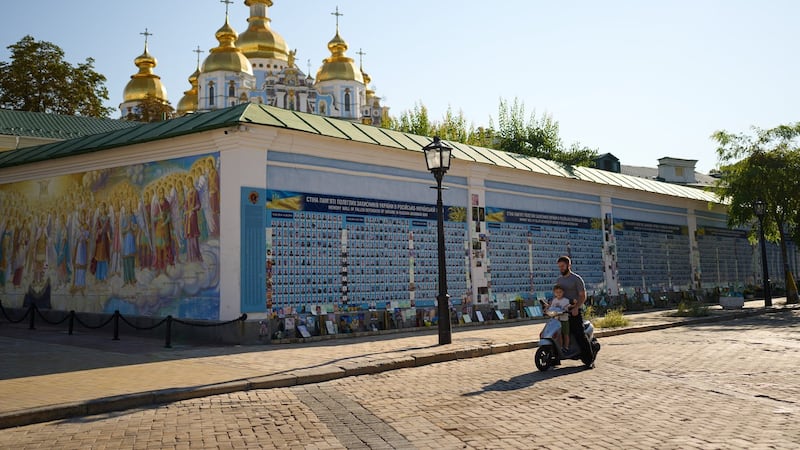 Russian strike kills at least 6 at shopping centre in central Ukrainian city