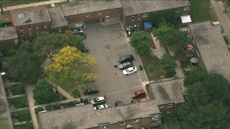 Police search for one of suspected shooters in fatal North York double ...