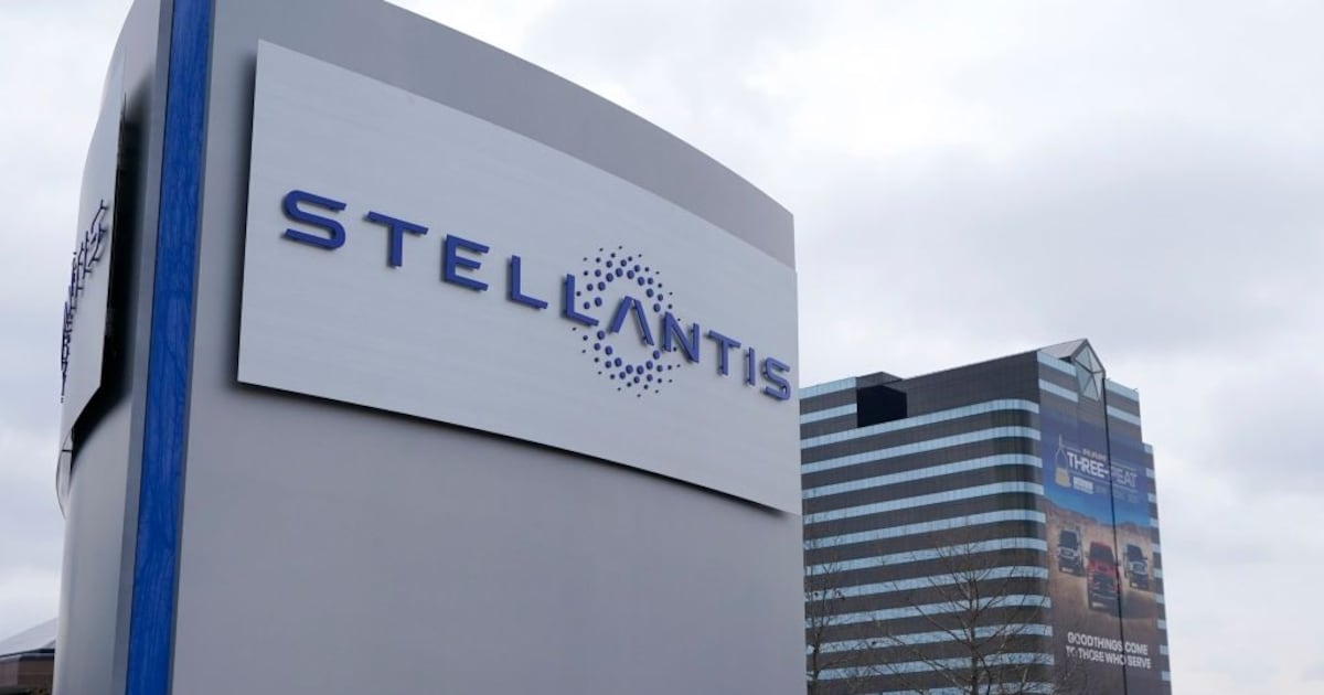 Stellantis in talks to build Chinese EVs at Canadian plant ...
