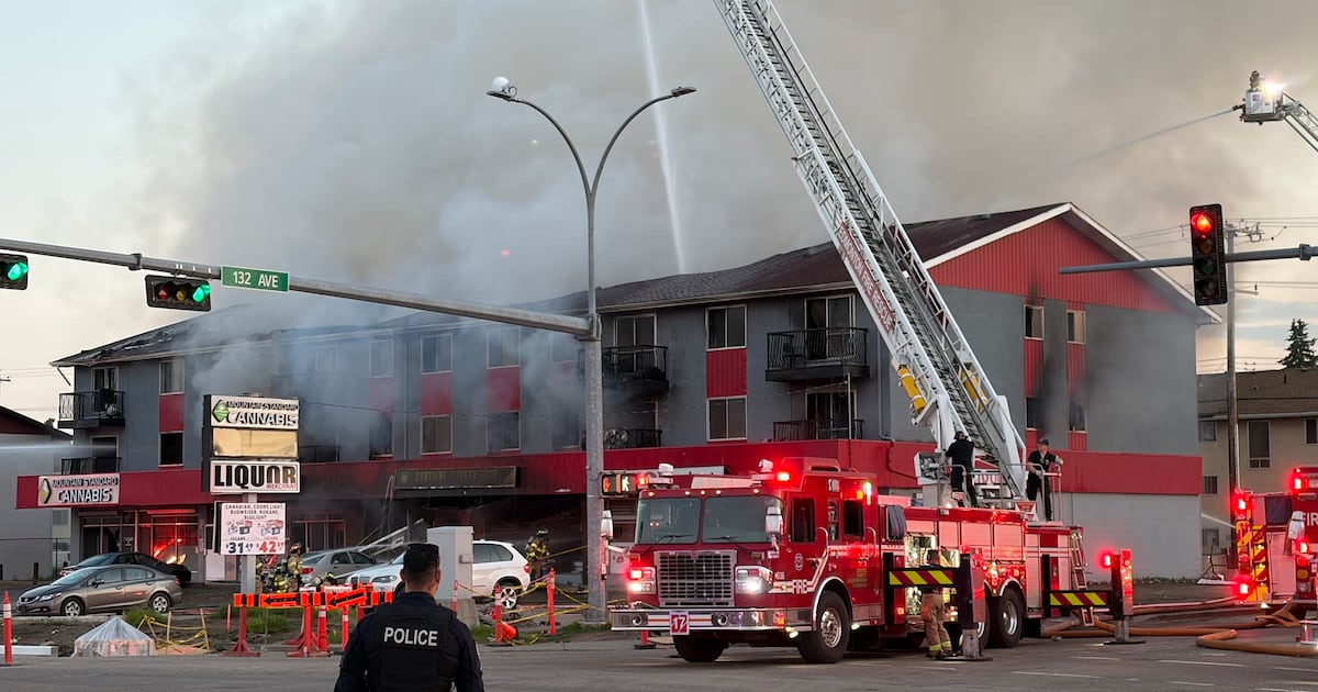 1 dead, multiple ‘unaccounted for’ after north Edmonton apartment fire