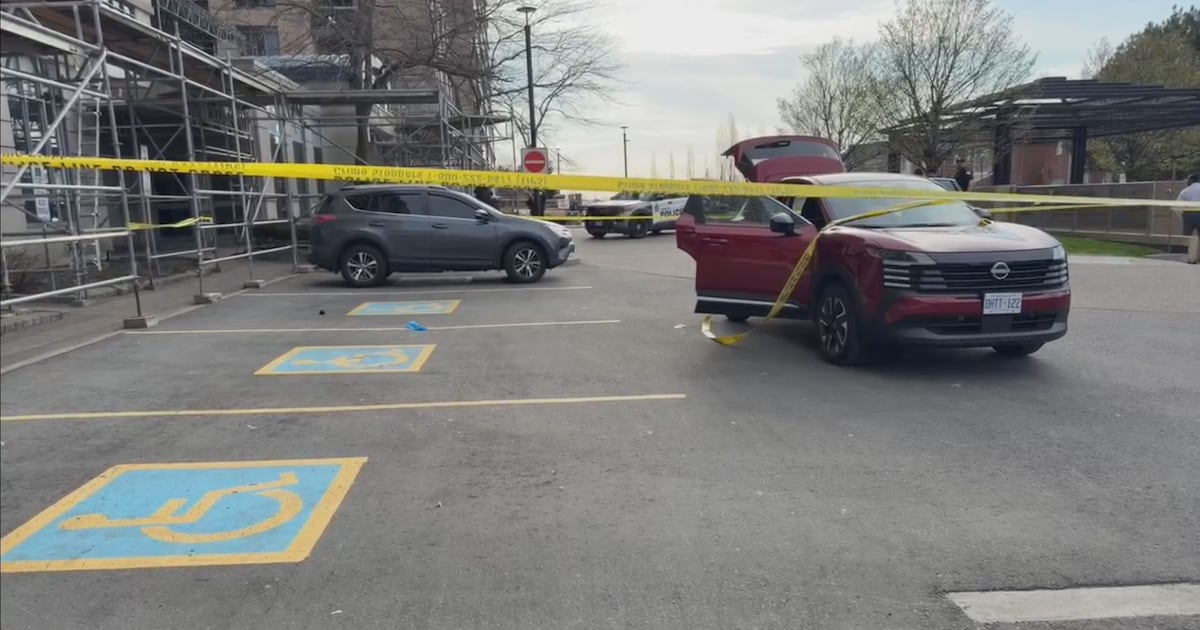 Stabbing outside Scarborough apartment leaves man injured