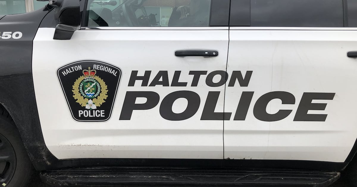 Bank robbery suspect wanted in Burlington