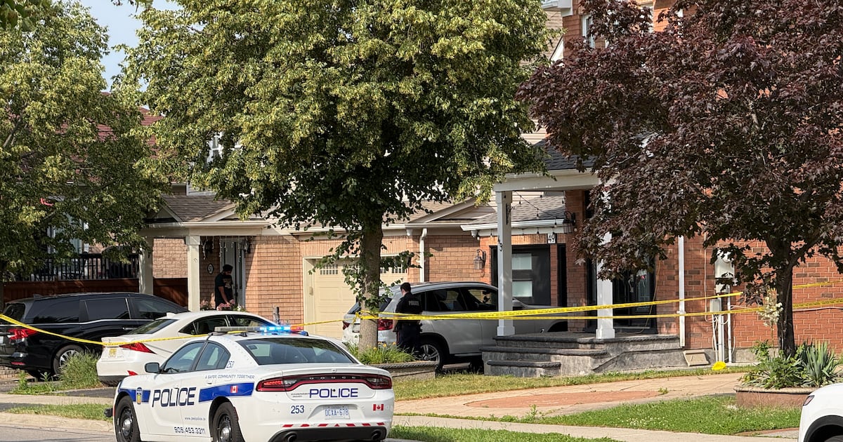 Man dead, 2 suspects wanted following shooting in Brampton