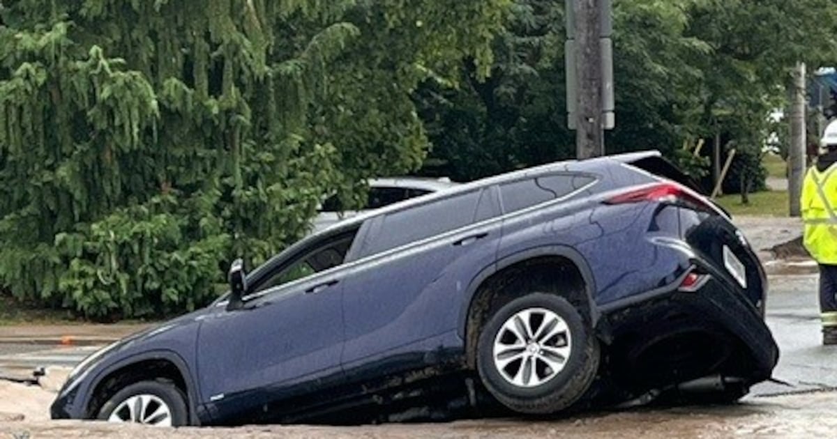Vehicle Falls into East York Sinkhole