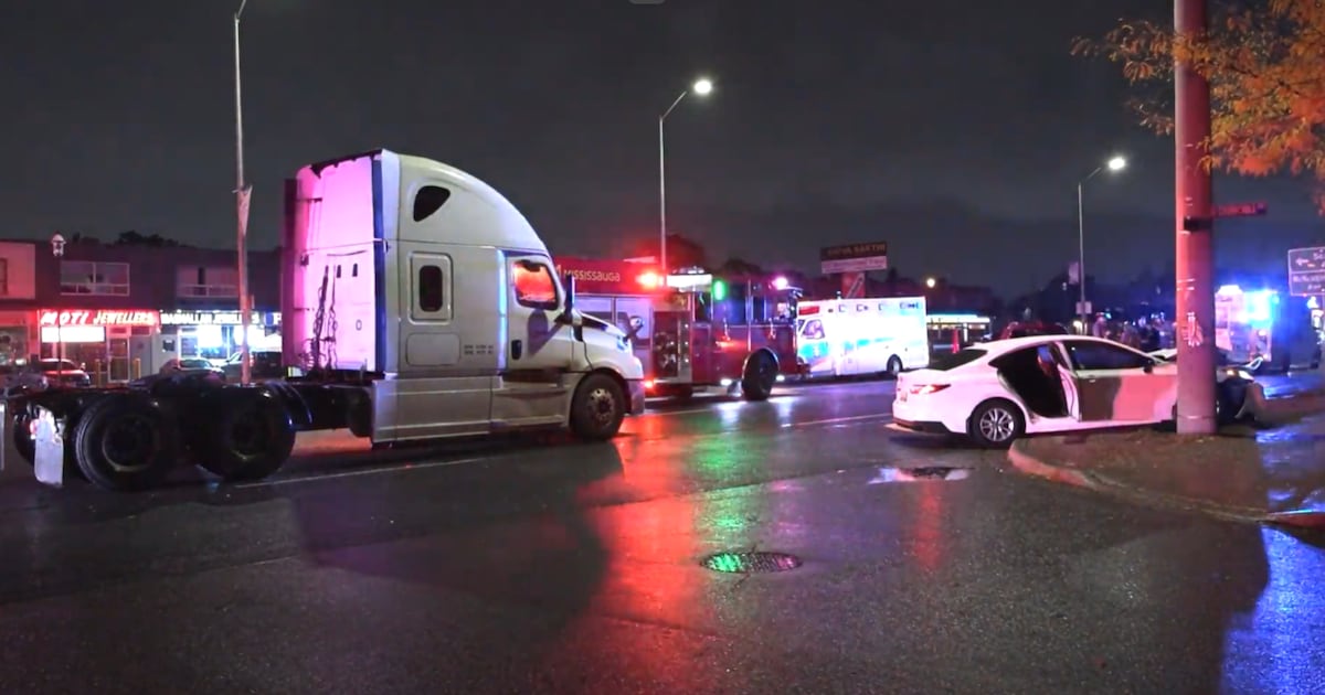 One critically injured, another hospitalized after crash in Mississauga