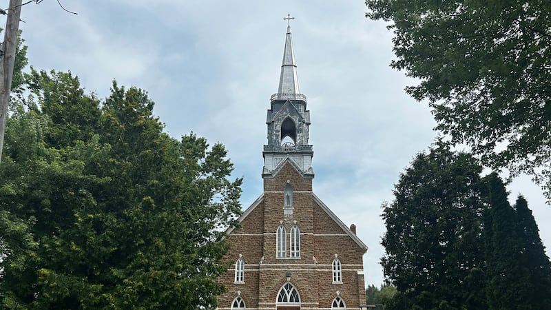 Sunday mass being suspended at 10 western Quebec churches due to lack of priests