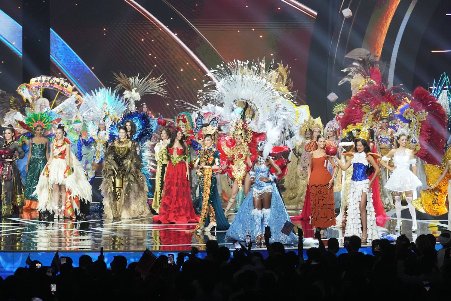 Beauty pageant contestants dazzle the stage at 74th Miss Universe – CP24