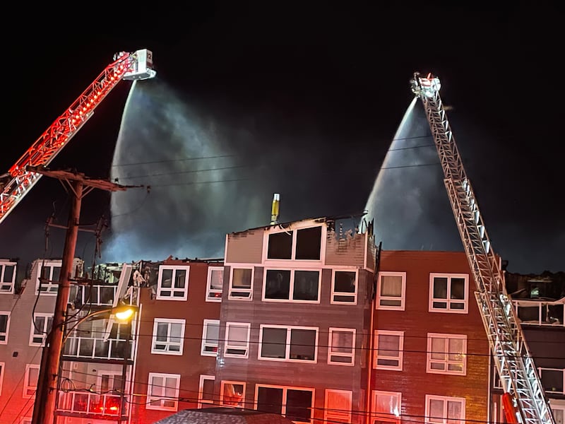 Halifax Regional Fire and Emergency crews battle an apartment fire in Middle Sackville, N.S. (Carl Pomeroy/CTV Atlantic)
