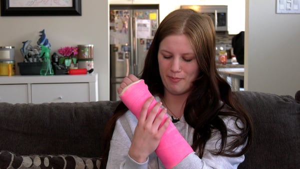 ‘It was just constant pain’: Woman says after 14-hour wait in ER, doctor missed her broken arm
