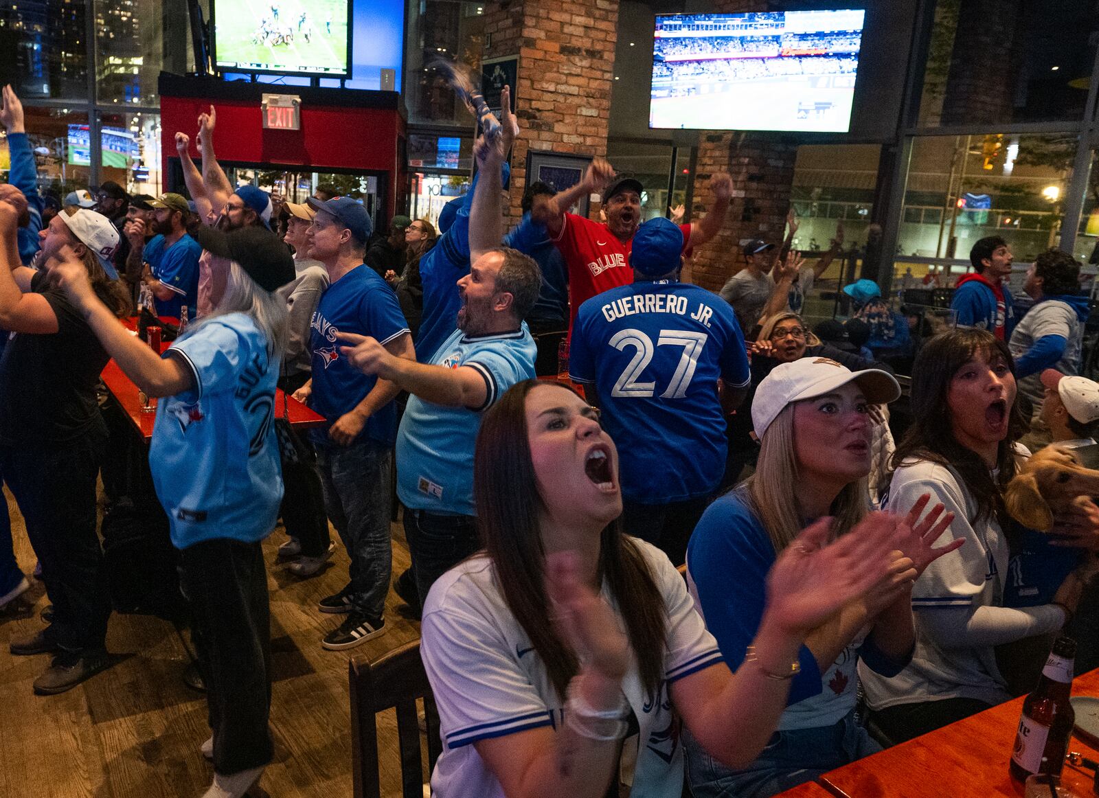 Fans celebrate in Toronto as Blue Jays top Yankees to reach first ALCS