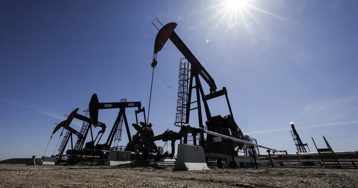 Canada slips into technical recession as economy stalls in Q1: StatCan