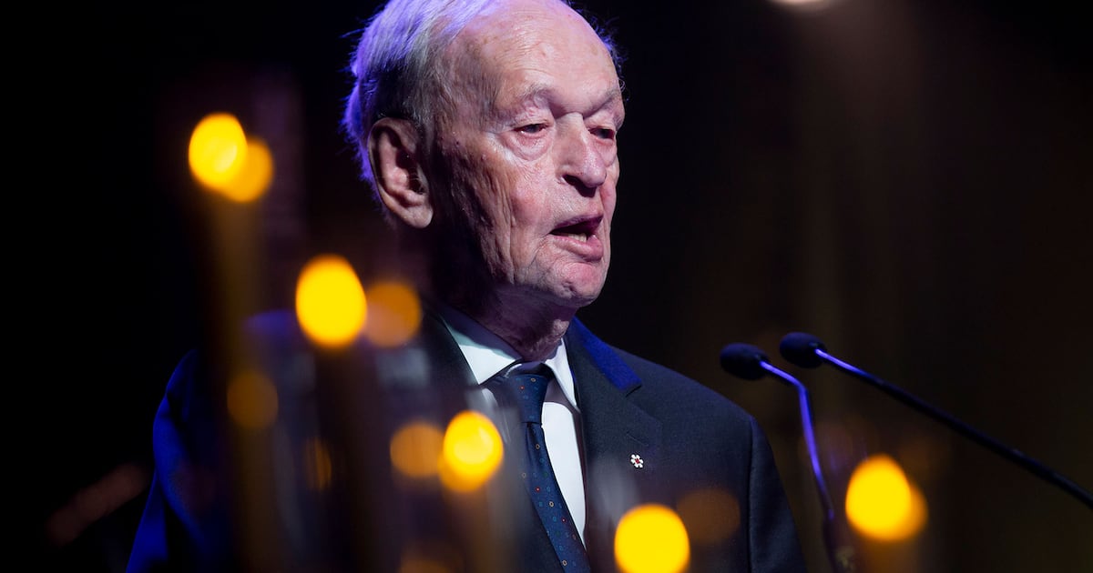 Maple Express | September 11, 2026 — Chrétien to U.S. in Gander: 'We bow to no one'