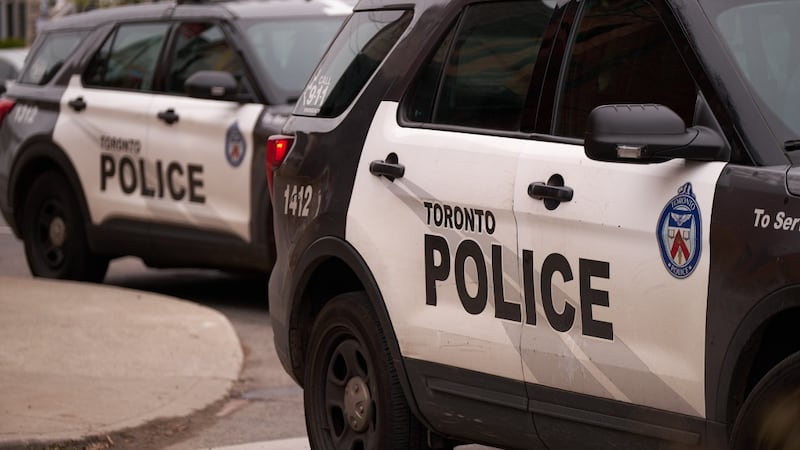 Man seriously injured in North York stabbing, suspect sought