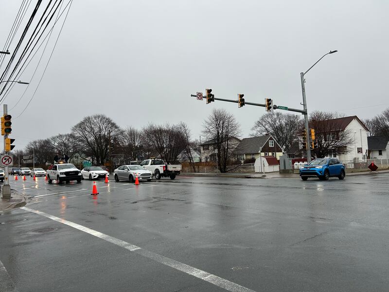 A power outage is pictured at an intersection in the Bayers Road area of Halifax. (Emma Convey/CTV Atlantic)
