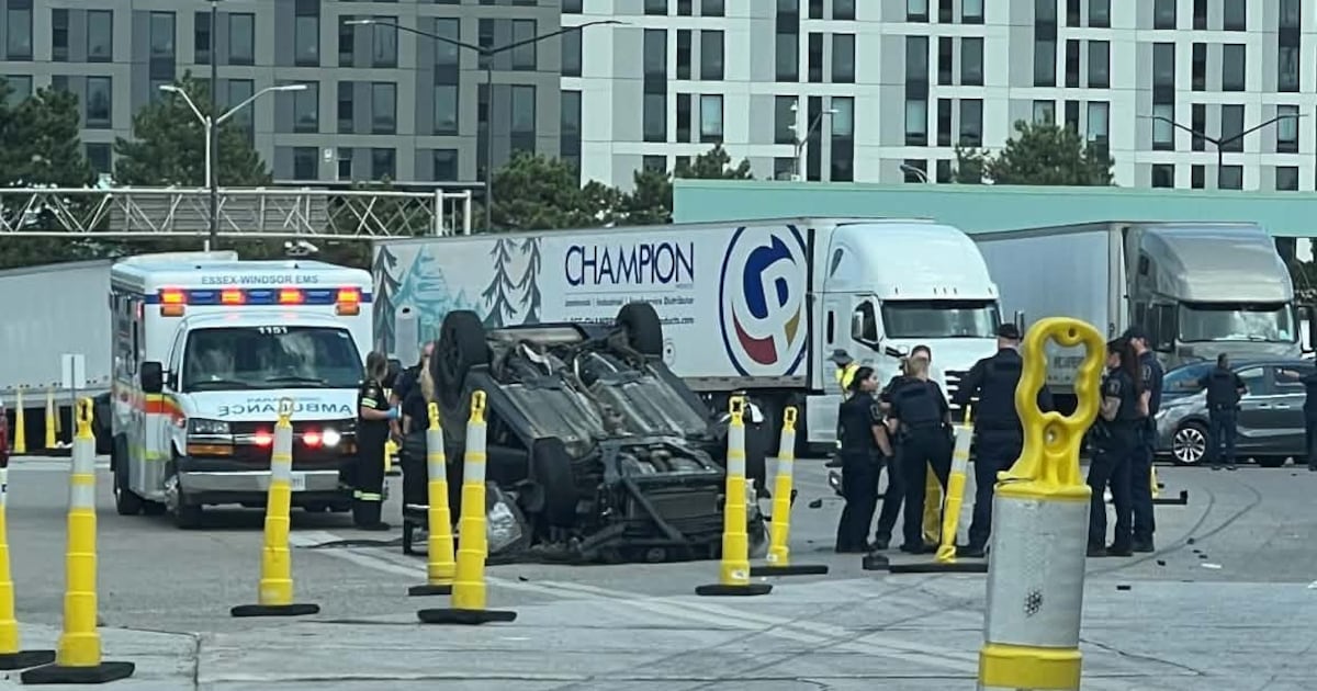 Police, CBSA officers injured in Ambassador Bridge incident