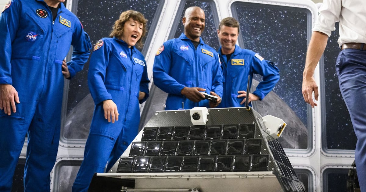 Canadian Space Agency seeks name for moon rover
