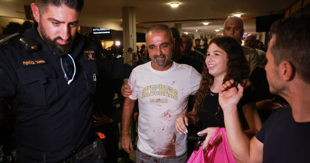 Passengers foil bid to crash Dubai-Tel Aviv flight after co-pilot stabbed ...