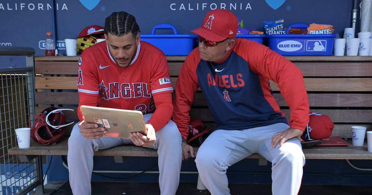 MLB restricts dugout iPads to stop AI calls