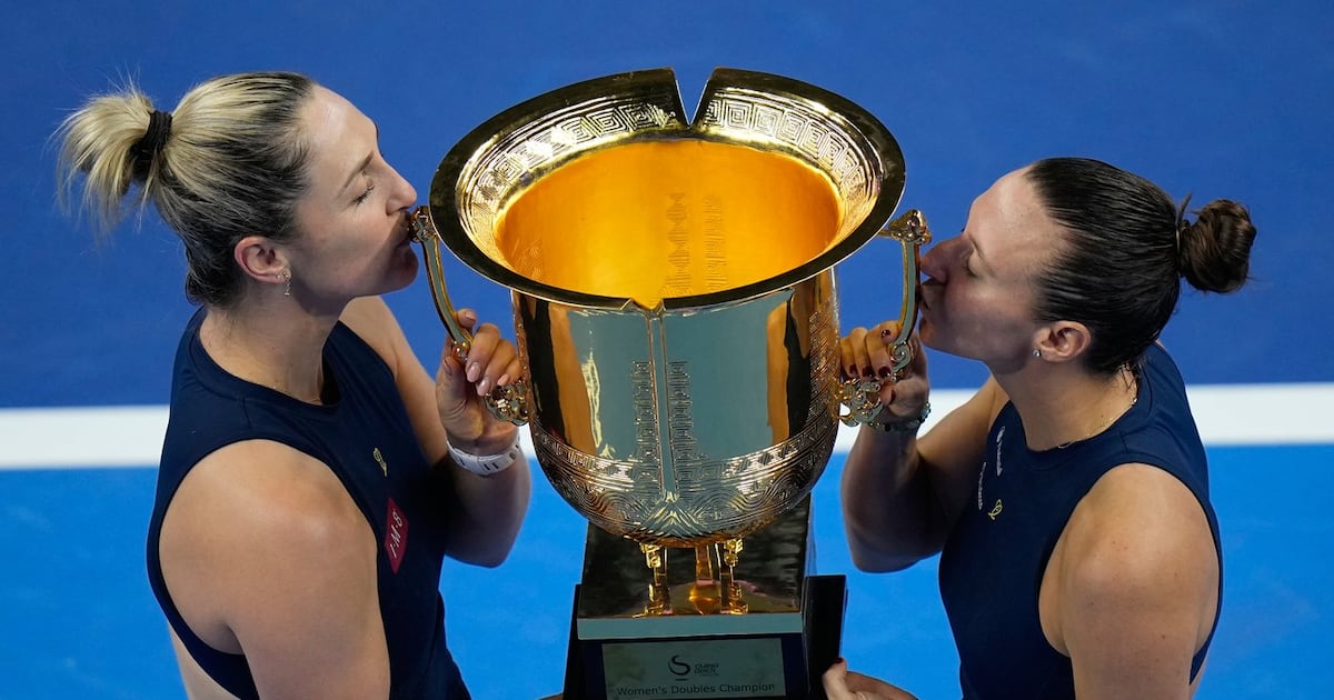 Dabrowski, Stefani win China Open women's doubles title