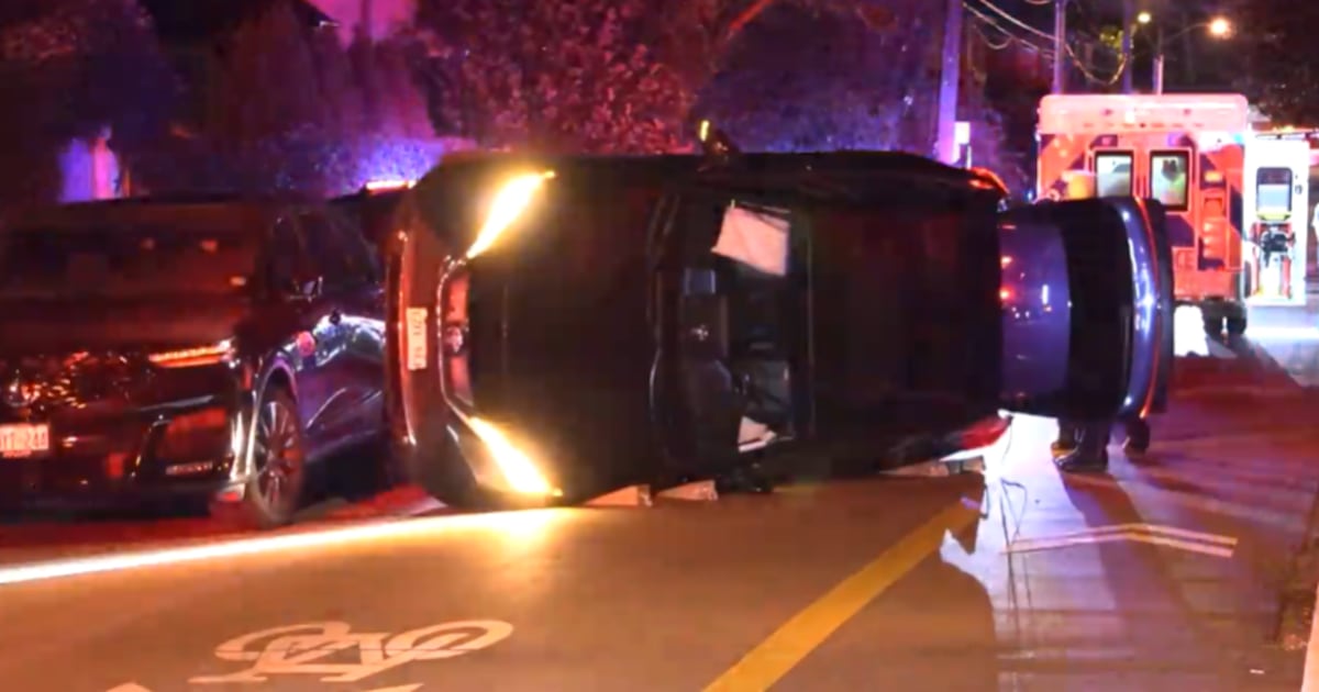 Fahrer raste in geparkte Autos und überschlug sich im Westen Torontos: ...
