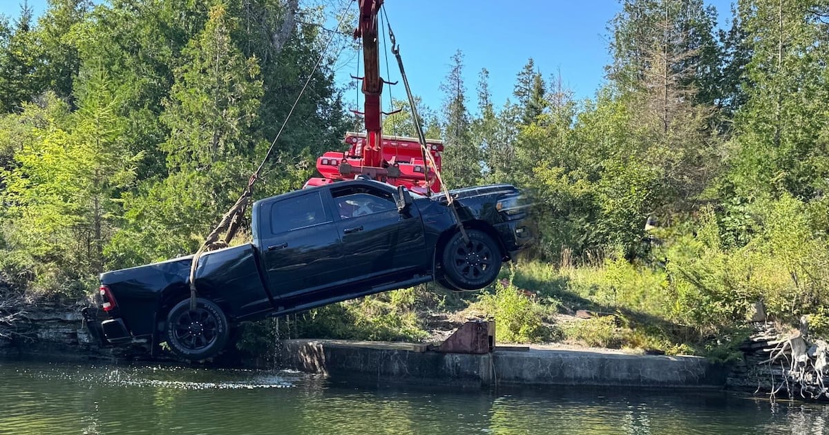 Pick-up truck recovered from bottom of canal: OPP