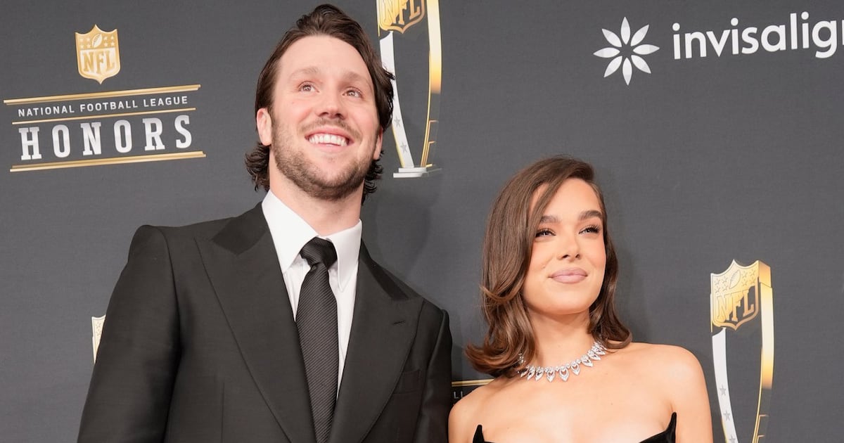 Hailee Steinfeld says she and Bills quarterback Josh Allen have welcomed a ...