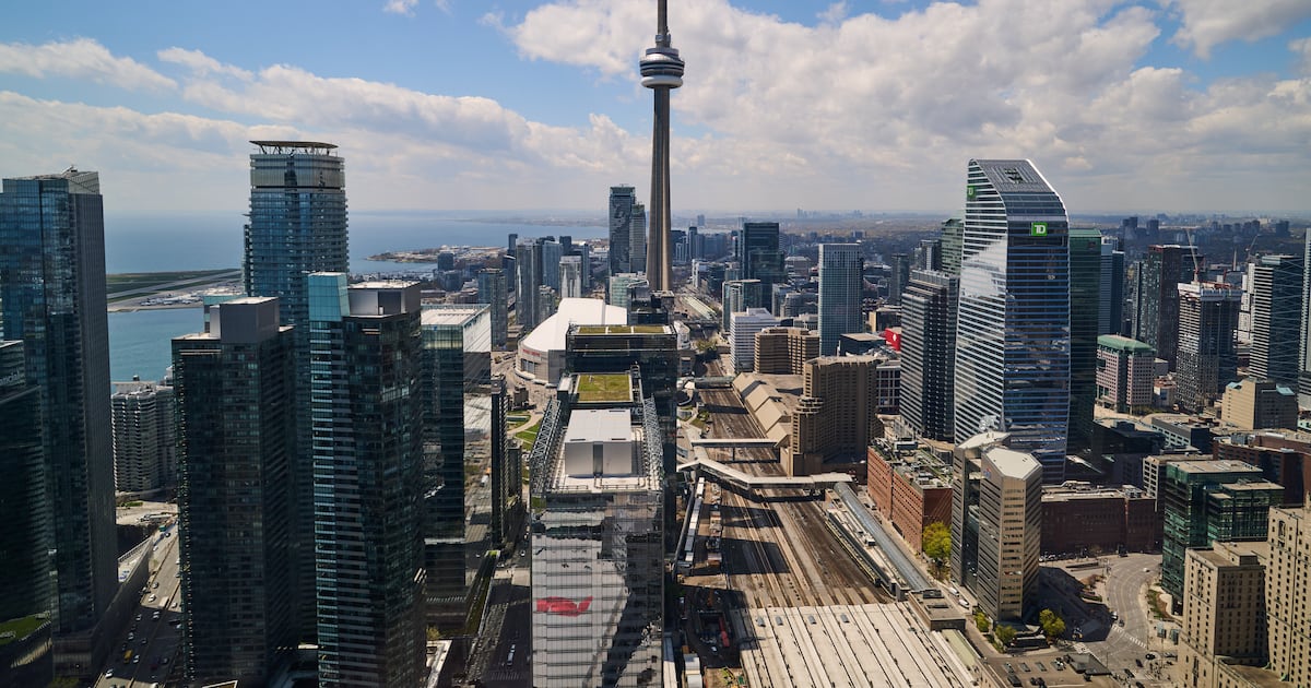 Multiple road closures across Toronto this weekend, including Gardiner lanes
