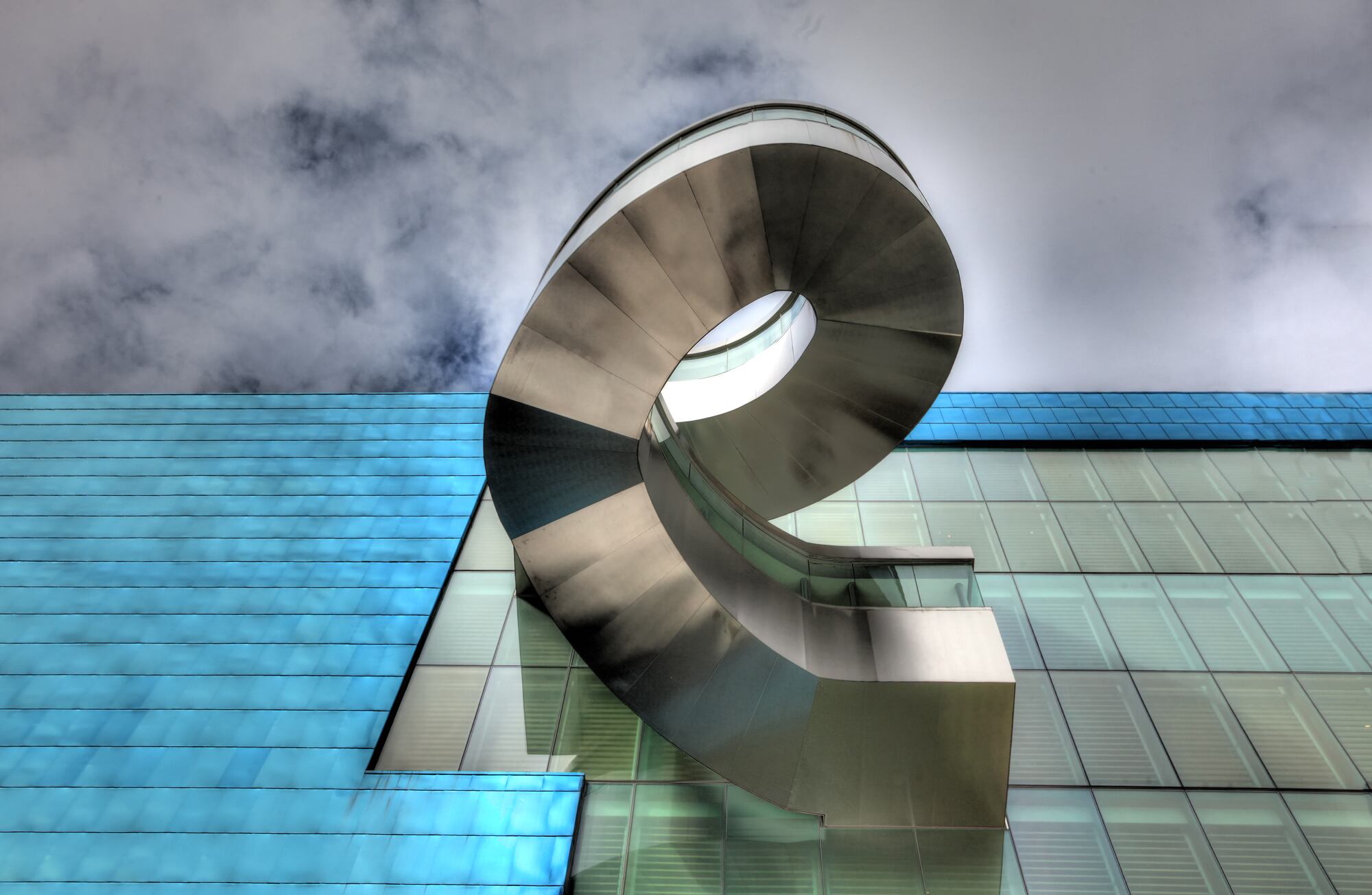 Ago Ramp Frank Gehry (1929-2025): Twisting, turning designs by the Canadian ...
