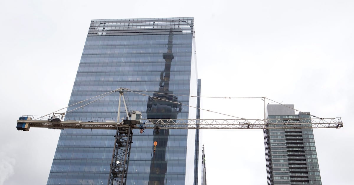 Toronto rent prices fell again, but multi-bedroom units getting pricier