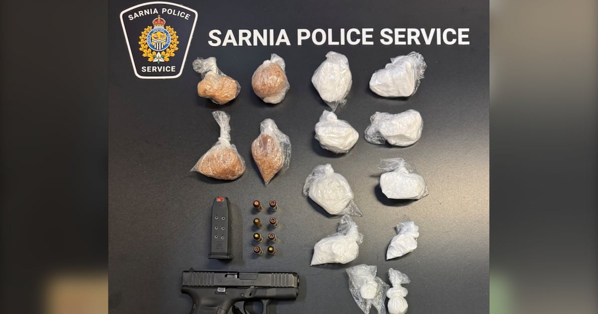 Die Polizei von Sarnia erhebt Anklage wegen Drogenhandels und ...