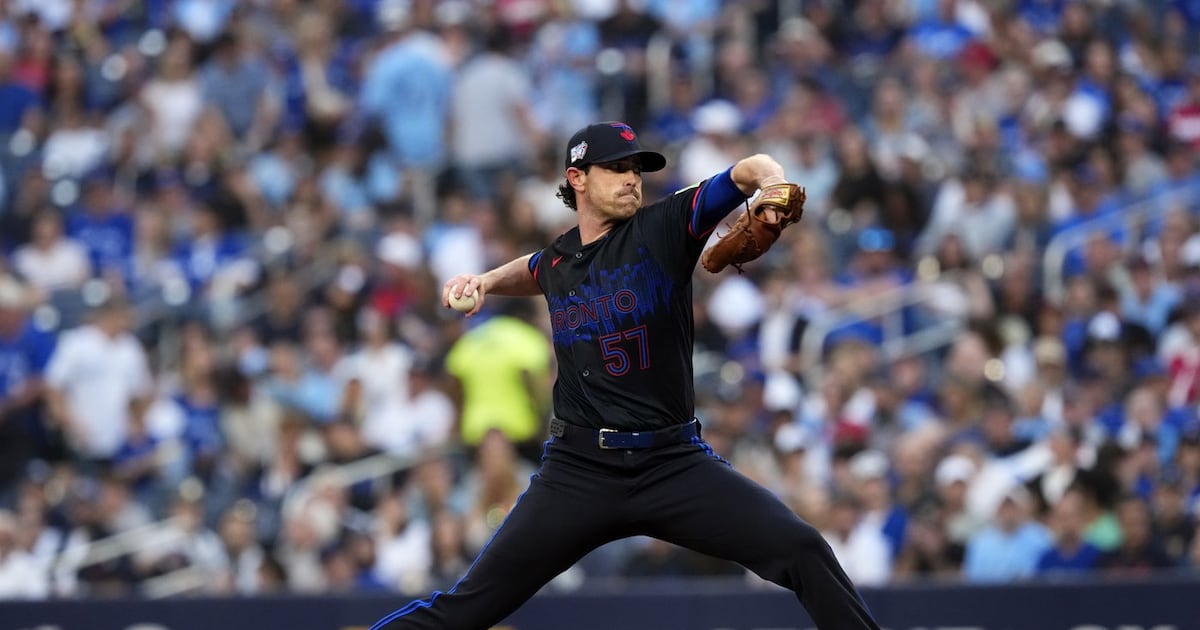 Kirk homers, Bieber in form as Toronto Blue Jays top New York Yankees 3-1