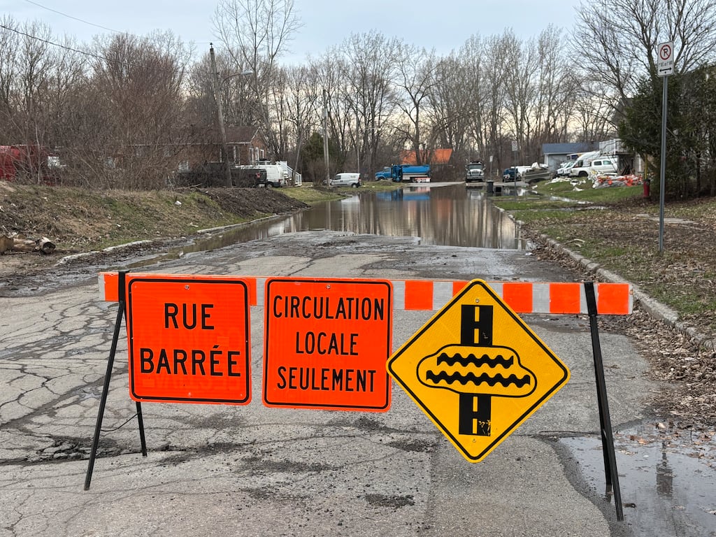 ‘Hope for the best, prepare for the worst:’ Residents along Ottawa River brace for flooding