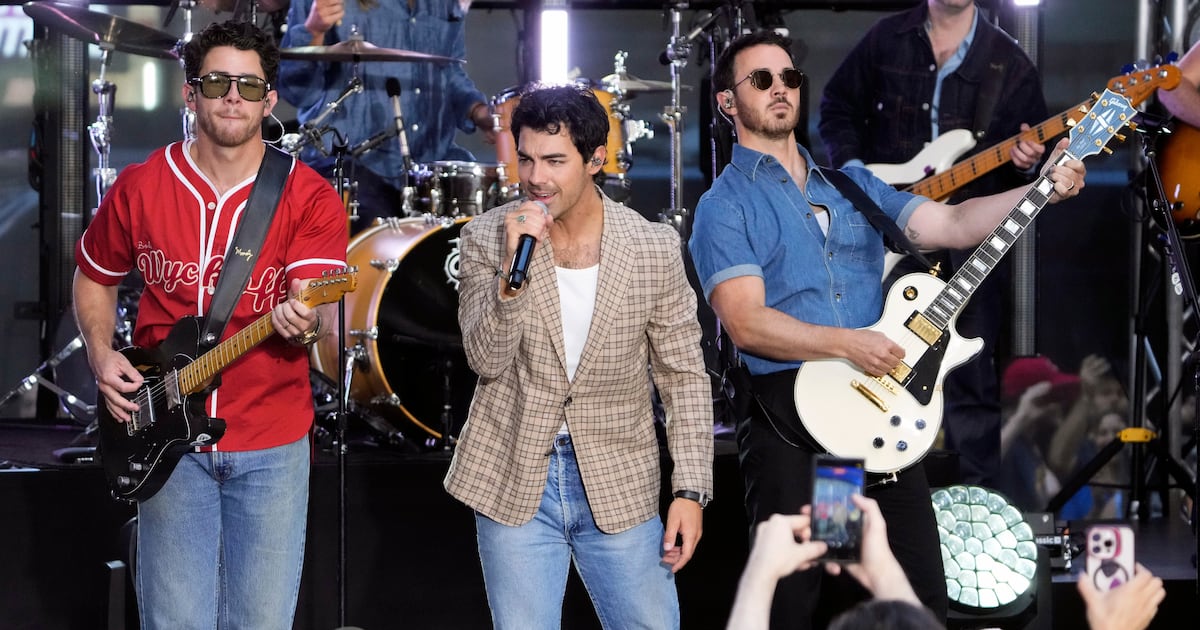 Jonas Brothers are going on a massive North American tour ...