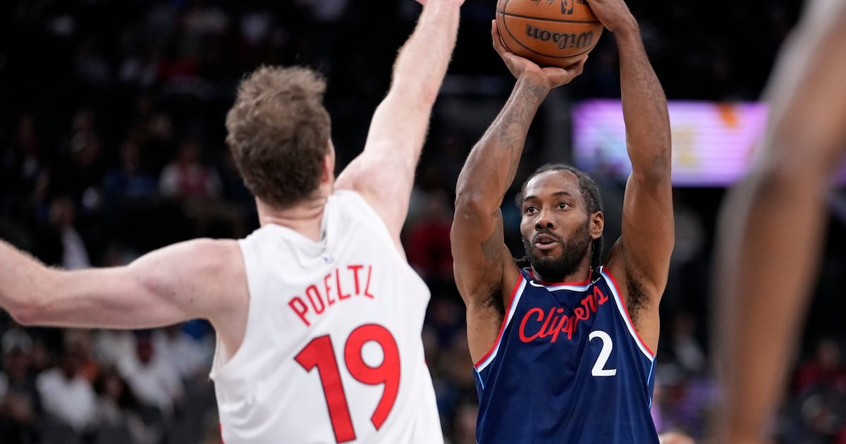 Kawhi agrees to two-year extension with Raptors