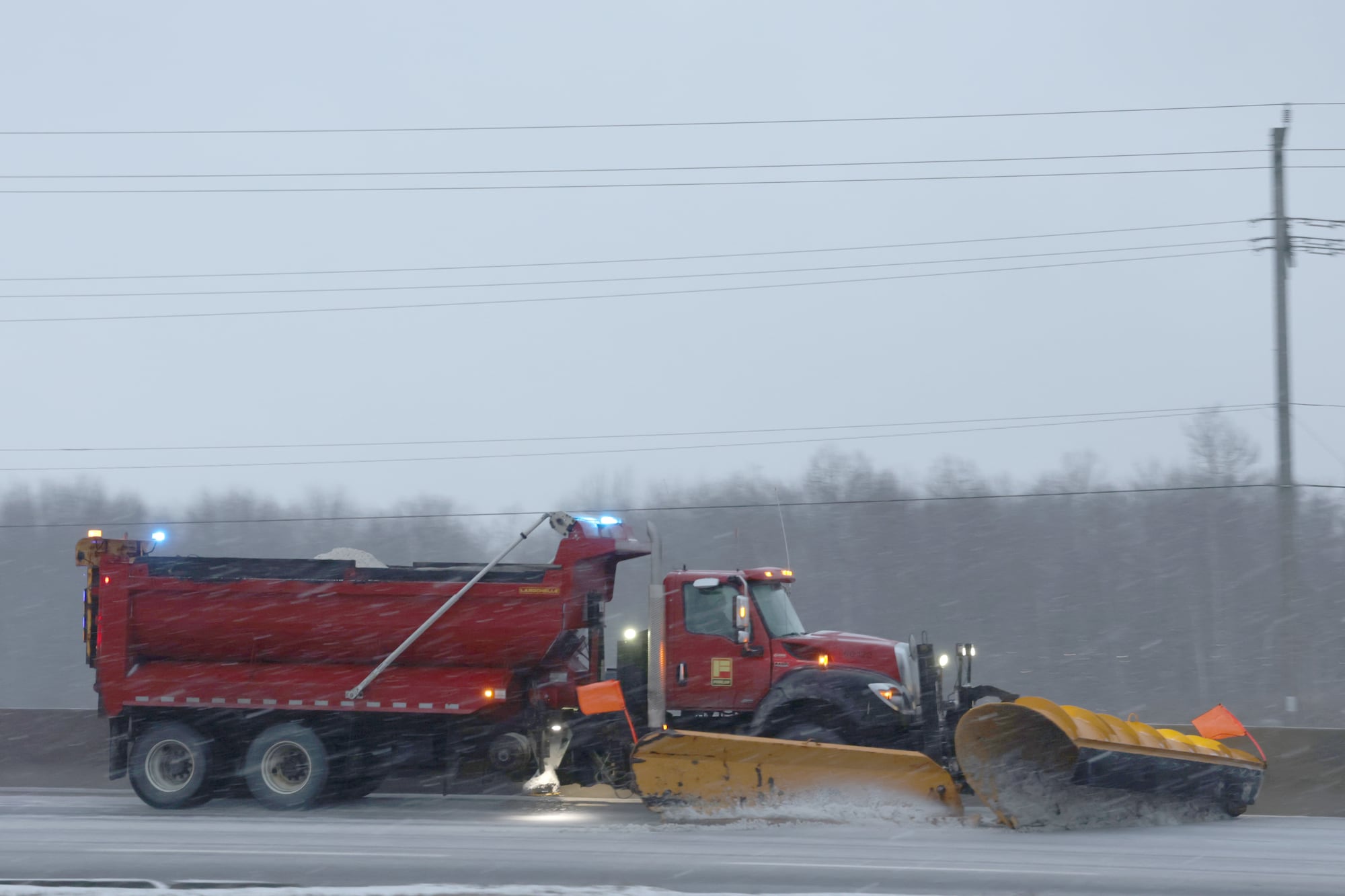 Ontario hit with massive snowfall during first winter storm of season ...