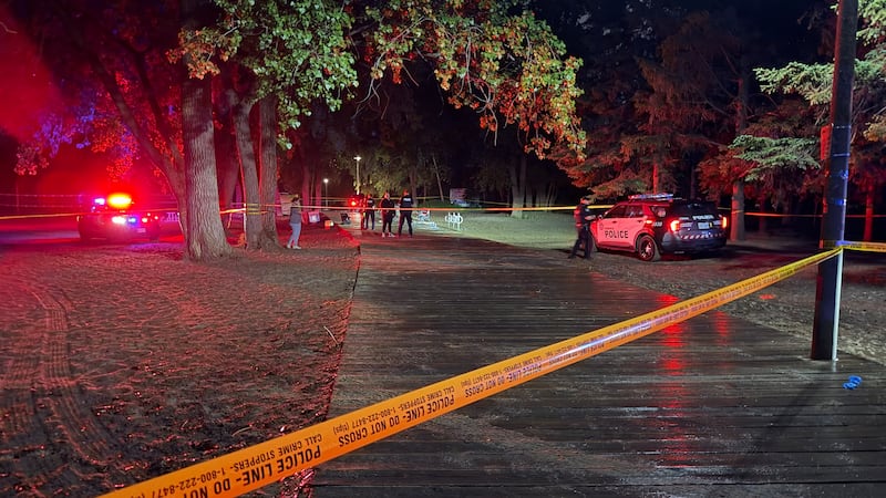 5 males wanted in connection with stabbing at Woodbine Beach
