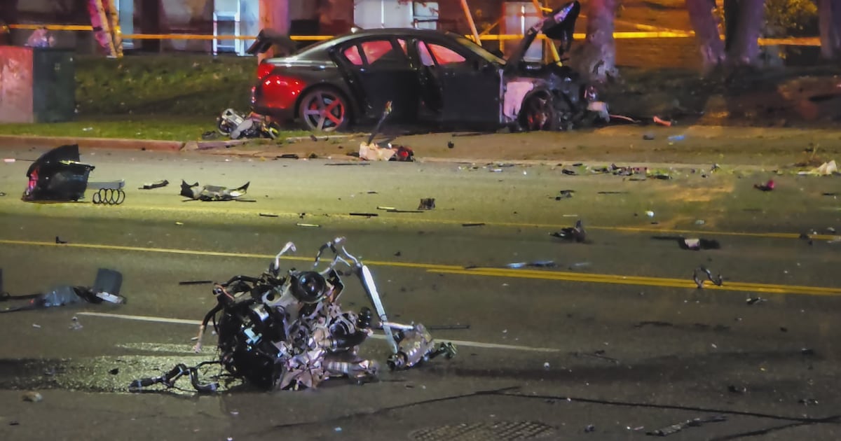 One person dead, 2 others injured in Scarborough crash