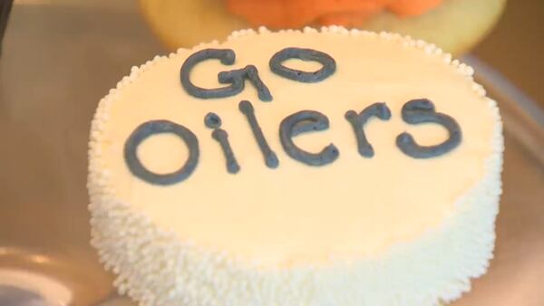 ‘It’s Canada we want to win the Stanley Cup’: Calgary hockey fans swallow pride to support Oilers cup run