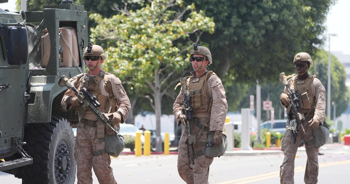 Trump vows to evict homeless from Washington, official says National Guard ...