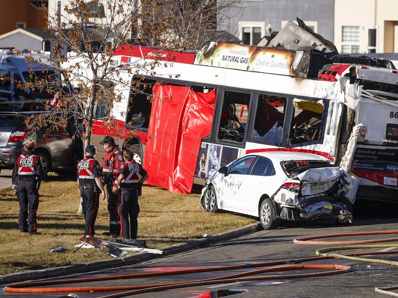 Expert says bus model involved in deadly Calgary crash considered ‘extremely safe’