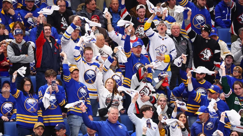 Buffalo fans finish 'O Canada' after mic fails before Game 5 of Sabres-Bruins series