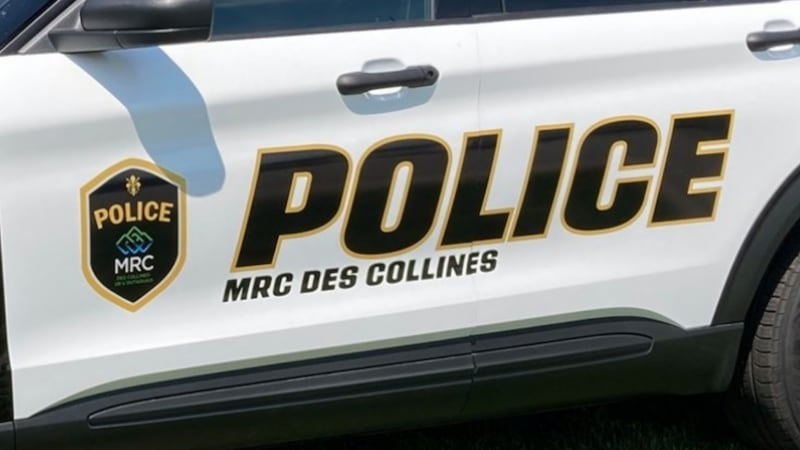 Man drowns after canoe capsizes on western Quebec lake