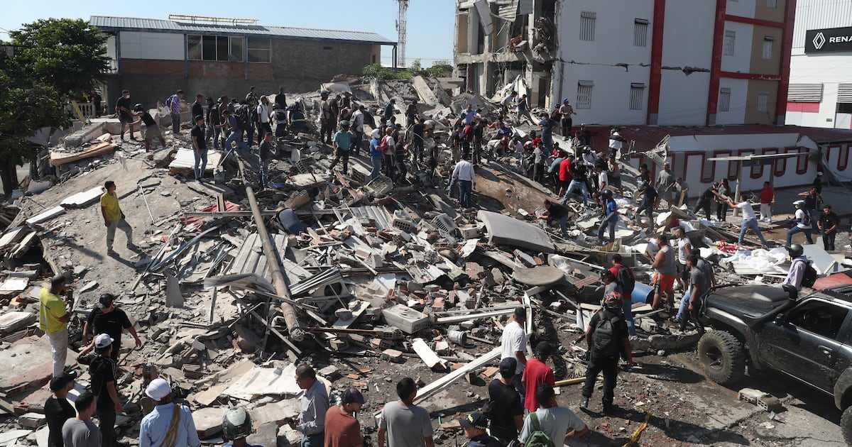 Magnitude 7.4 quake hits western Colombia, killing at least 111 people