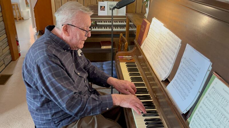Cedric Landers plays a song on the piano at his home in Lutes Mountain, N.B., on Jan. 31, 2026. (Derek Haggett / CTV Atlantic)