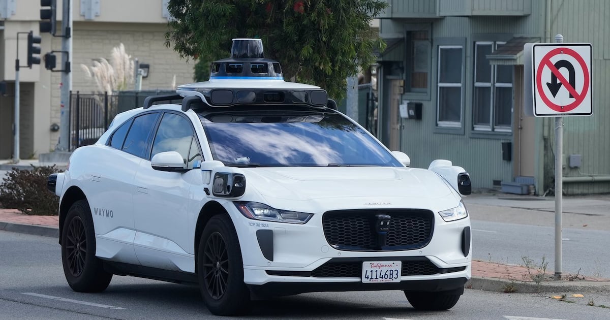 Maple Express | October 16, 2026 Waymo to test robotaxis in Toronto, eyes 2028 launch