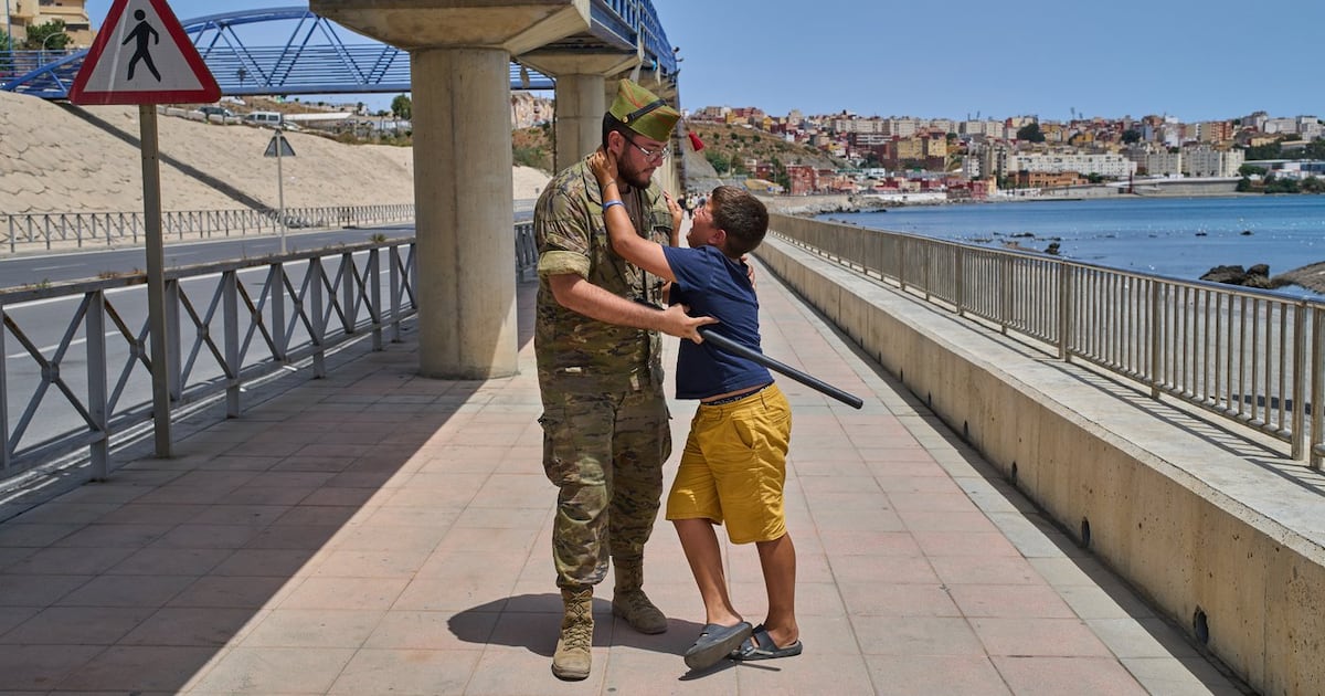 Hunderte Migrantenkinder nach Massenüberquerung in Ceuta, Spanien ...