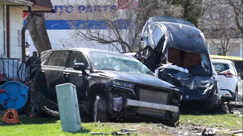 SIU investigating after Ontario police chase leaves 2 people seriously injured