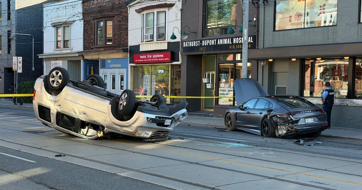 2 hurt, 1 seriously, in Toronto Annex collision