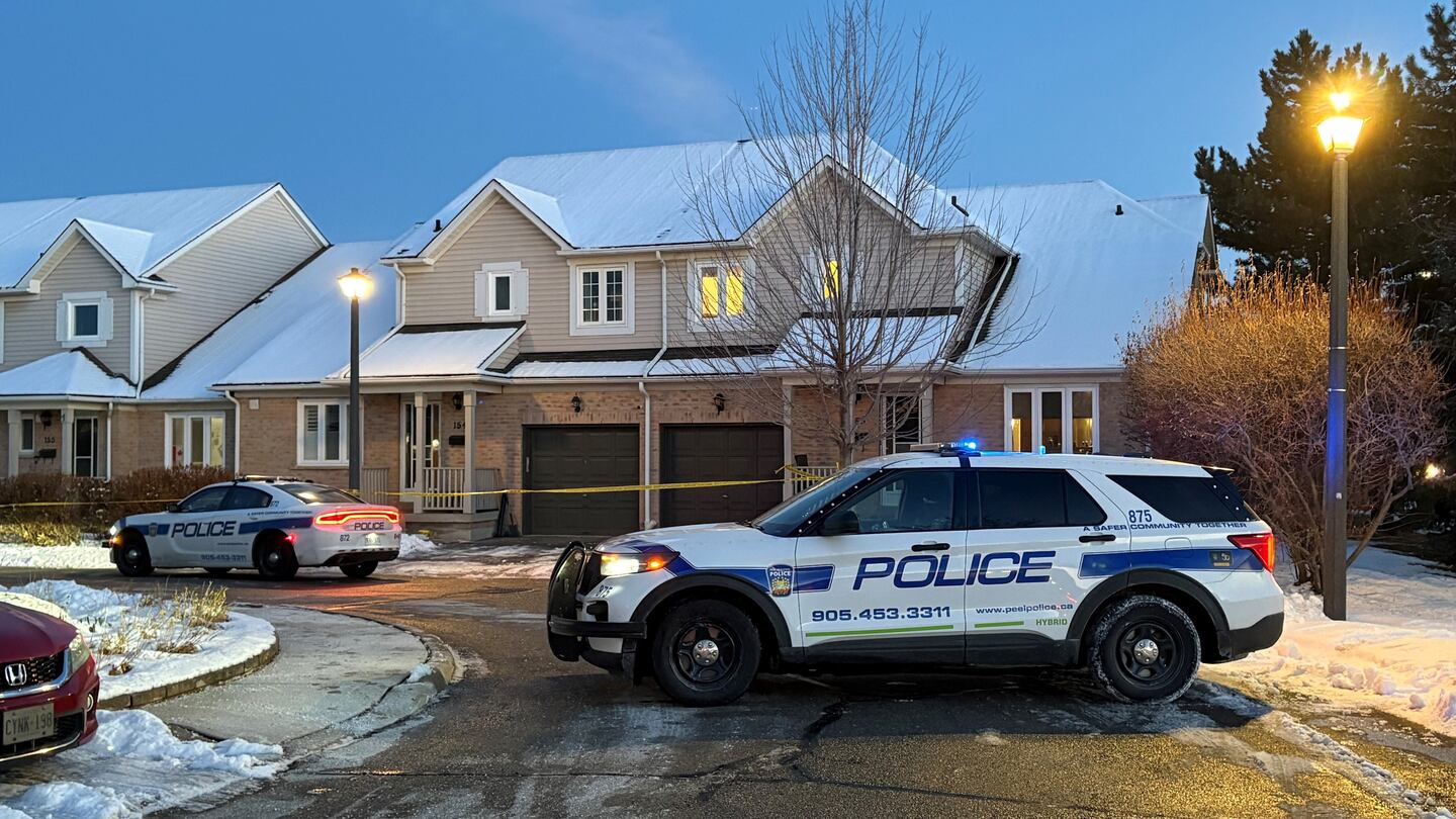 Mississauga stabbing suspect fatally shot by police