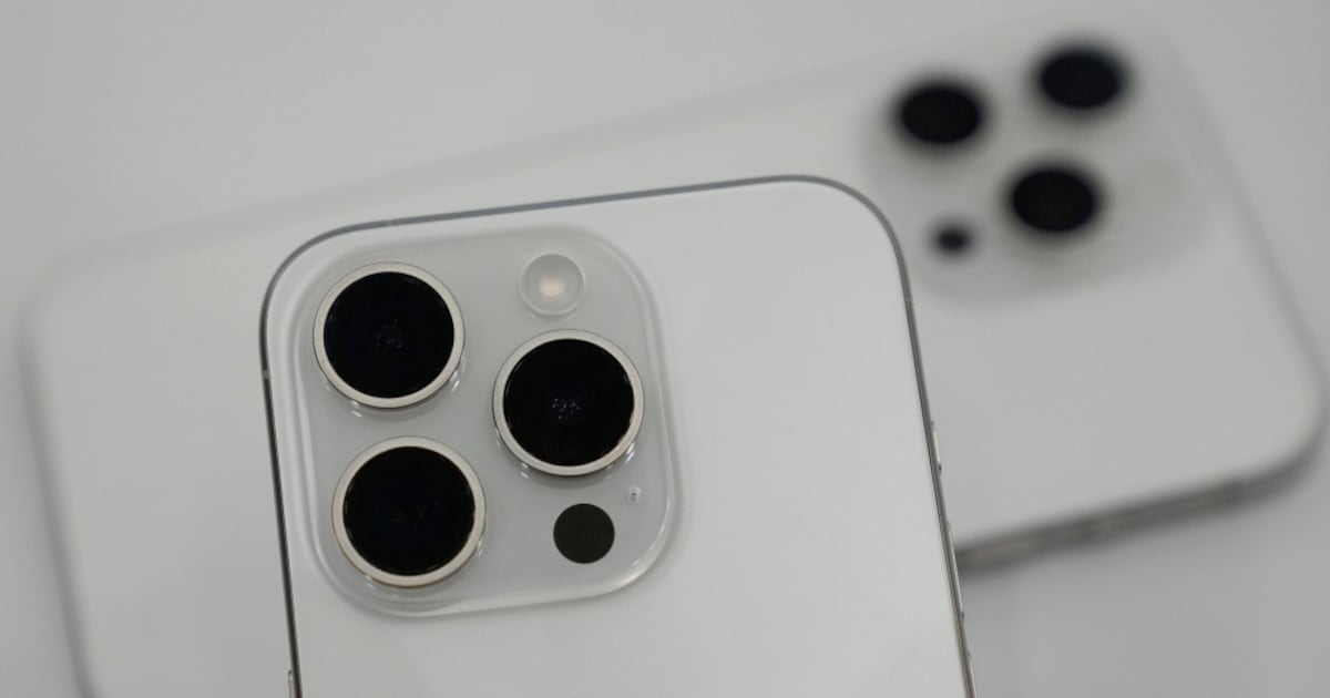 Iphone 42 Apple's new iPhones get faster chips, better cameras and new charging ports